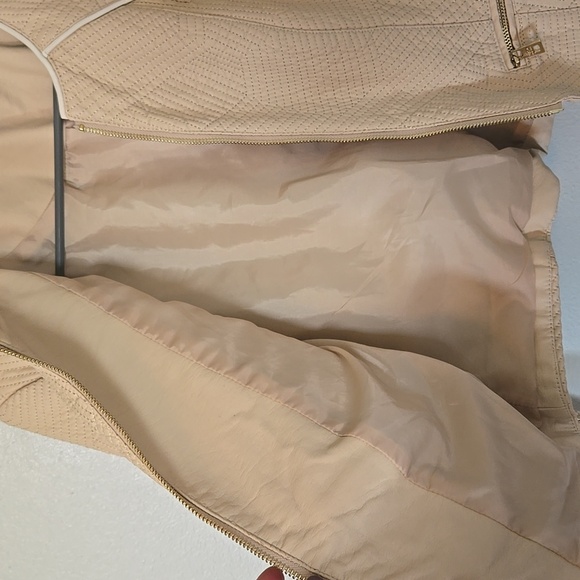 Marc New York Andrew Marc Cream Faux Leather Jacket Size Medium - Picture 5 of 8